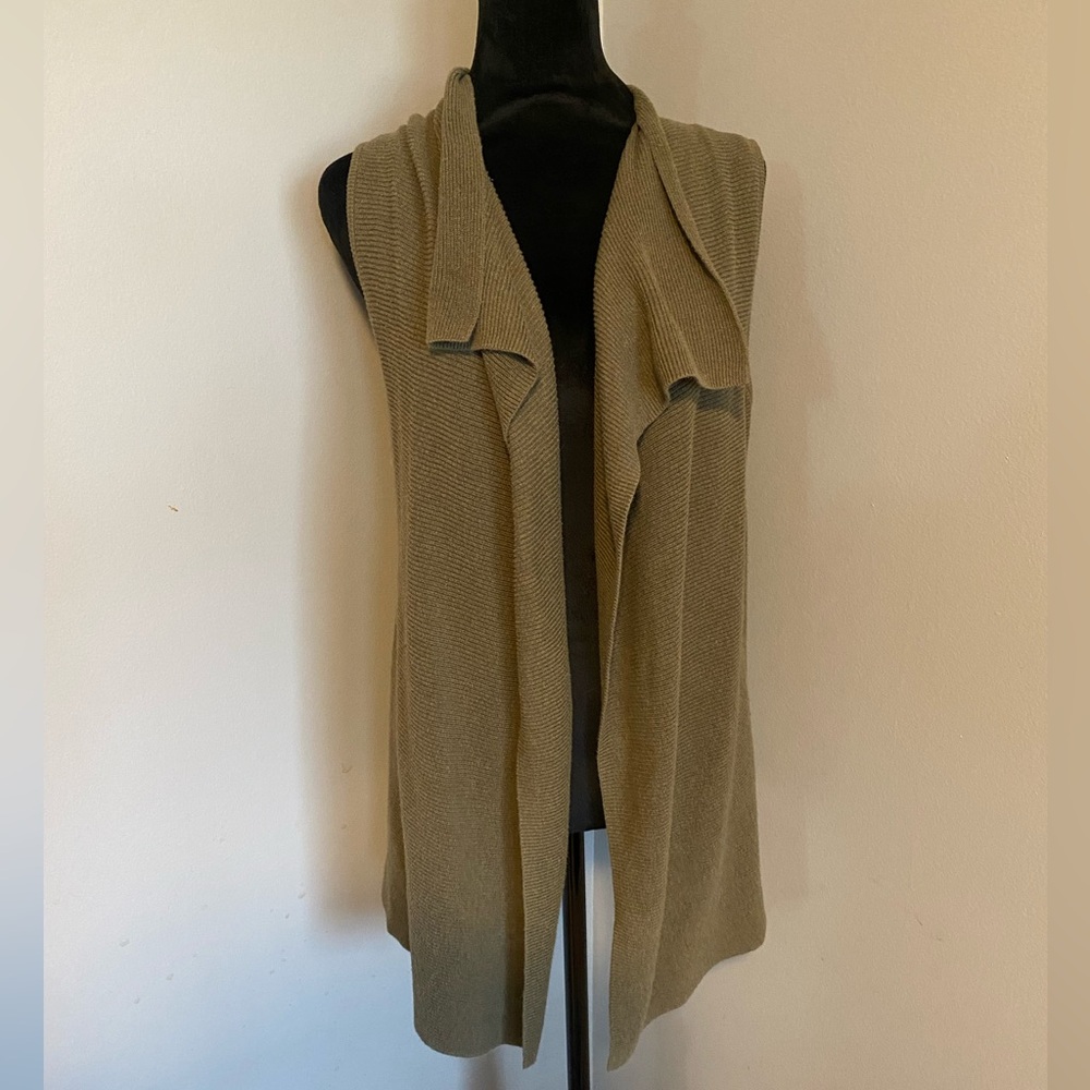 Loft Vest Size Small